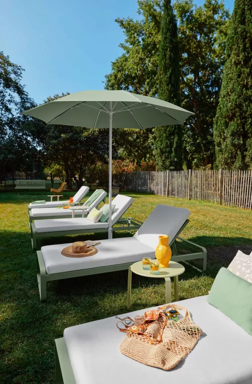 chaise longue de jardin